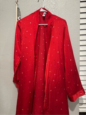 stars above Red Heart-Print Satin Robe